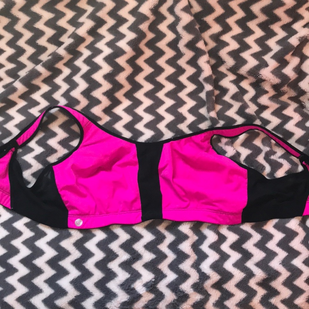 Sports bra